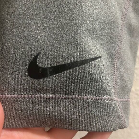 ✨Nike Pro 5" Compression Grey Sz Medium Shorts✨ - Picture 7 of 11